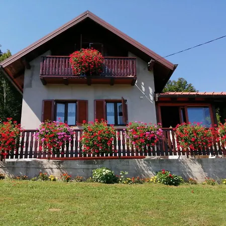Holiday Home Mare Near River Karlovac Exterior photo