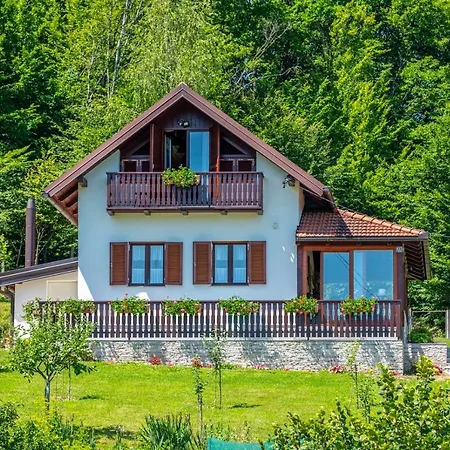 Holiday Home Mare Near River Karlovac Exterior photo