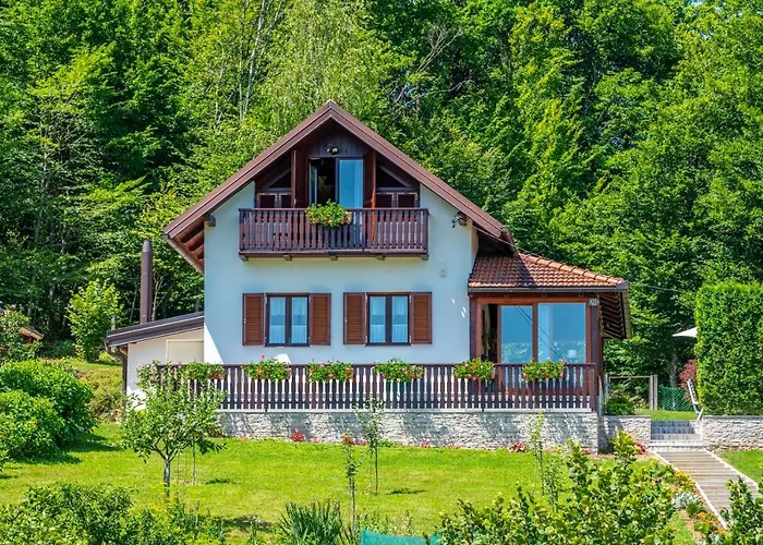 Holiday Home Mare Near River